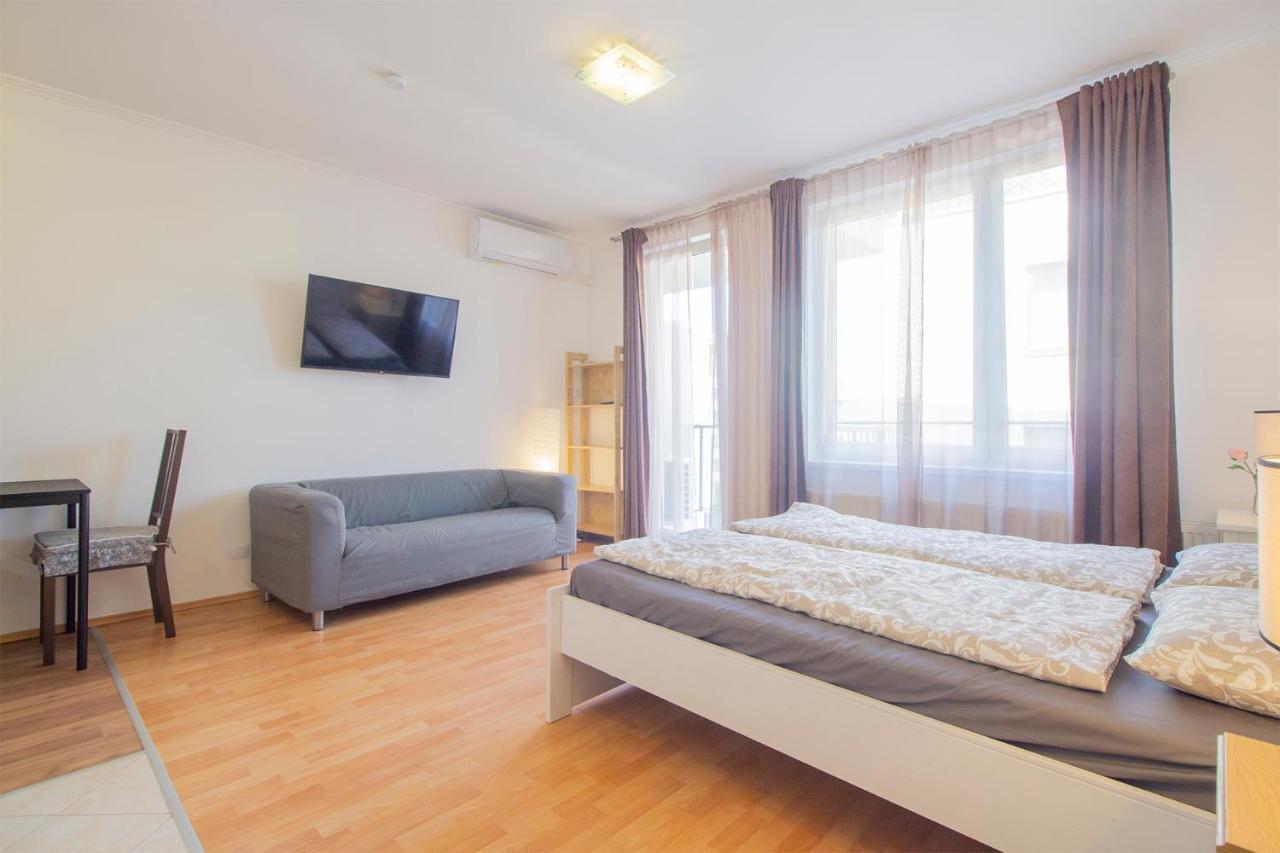 Апартаменты Corvin Modern Studio With Ac, Parking Будапешт Экстерьер фото